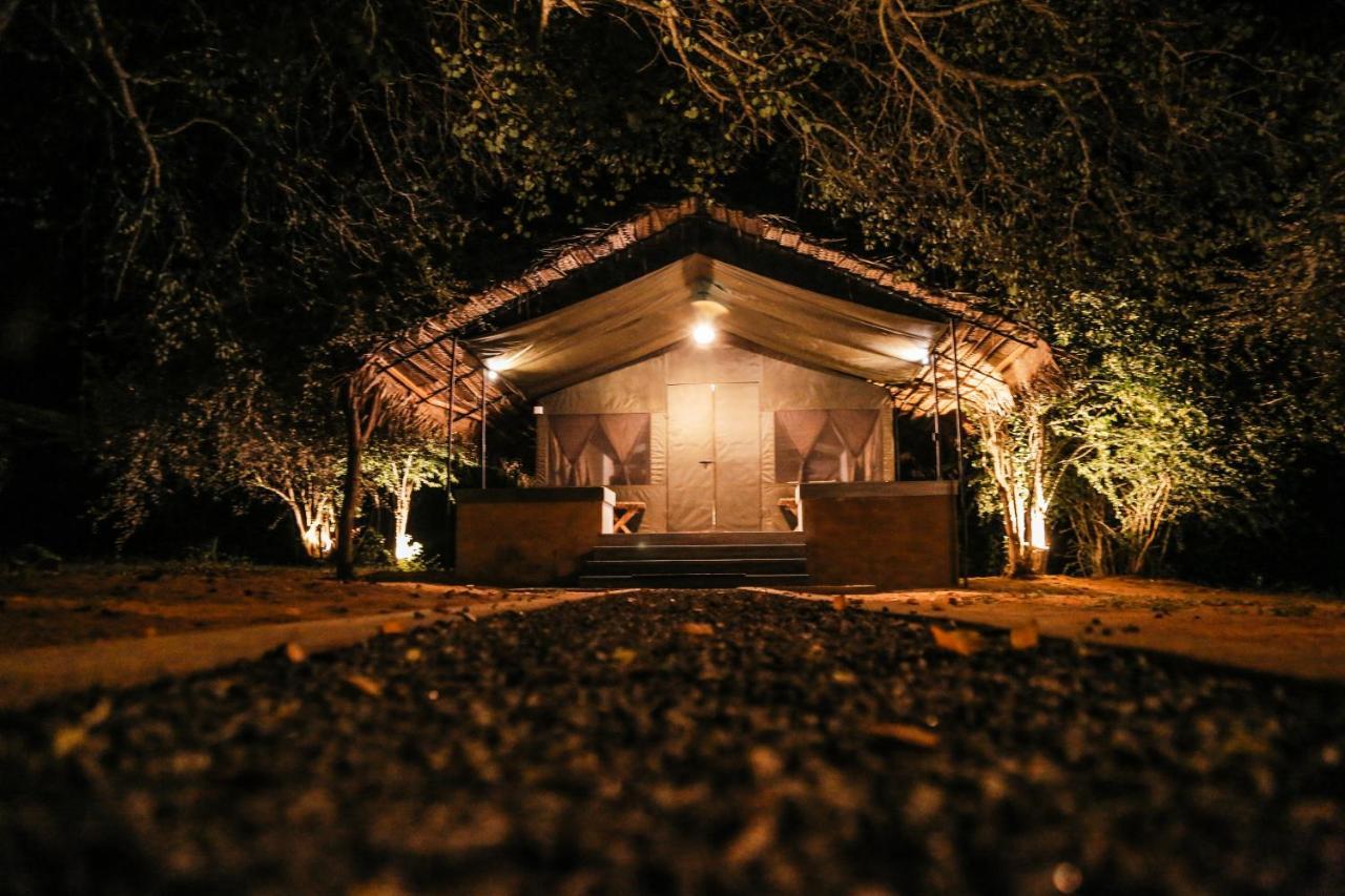 Hotel Yala Wild Hut - Yala Tissamaharama Esterno foto
