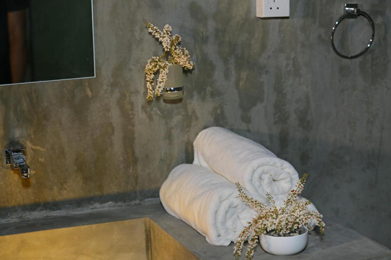 Hotel Yala Wild Hut - Yala Tissamaharama Esterno foto