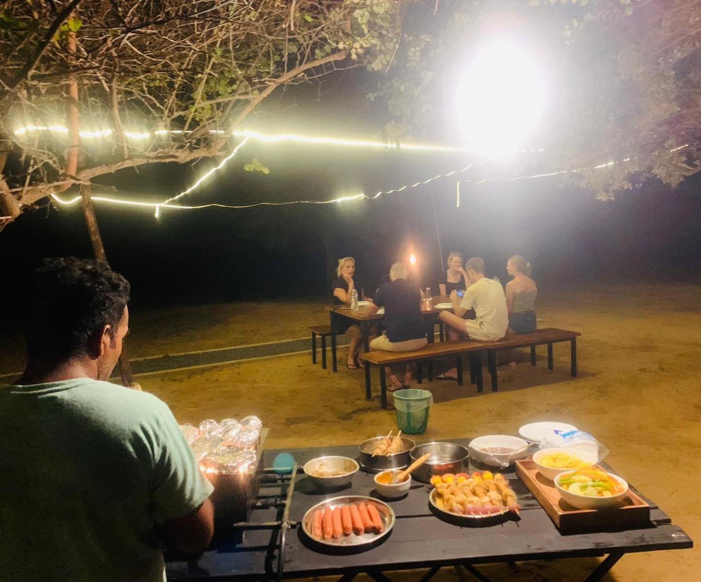 Hotel Yala Wild Hut - Yala Tissamaharama Esterno foto